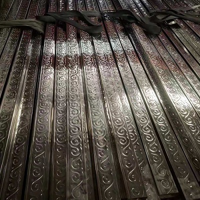 歐式花紋<font color='red'>不銹鋼管</font>